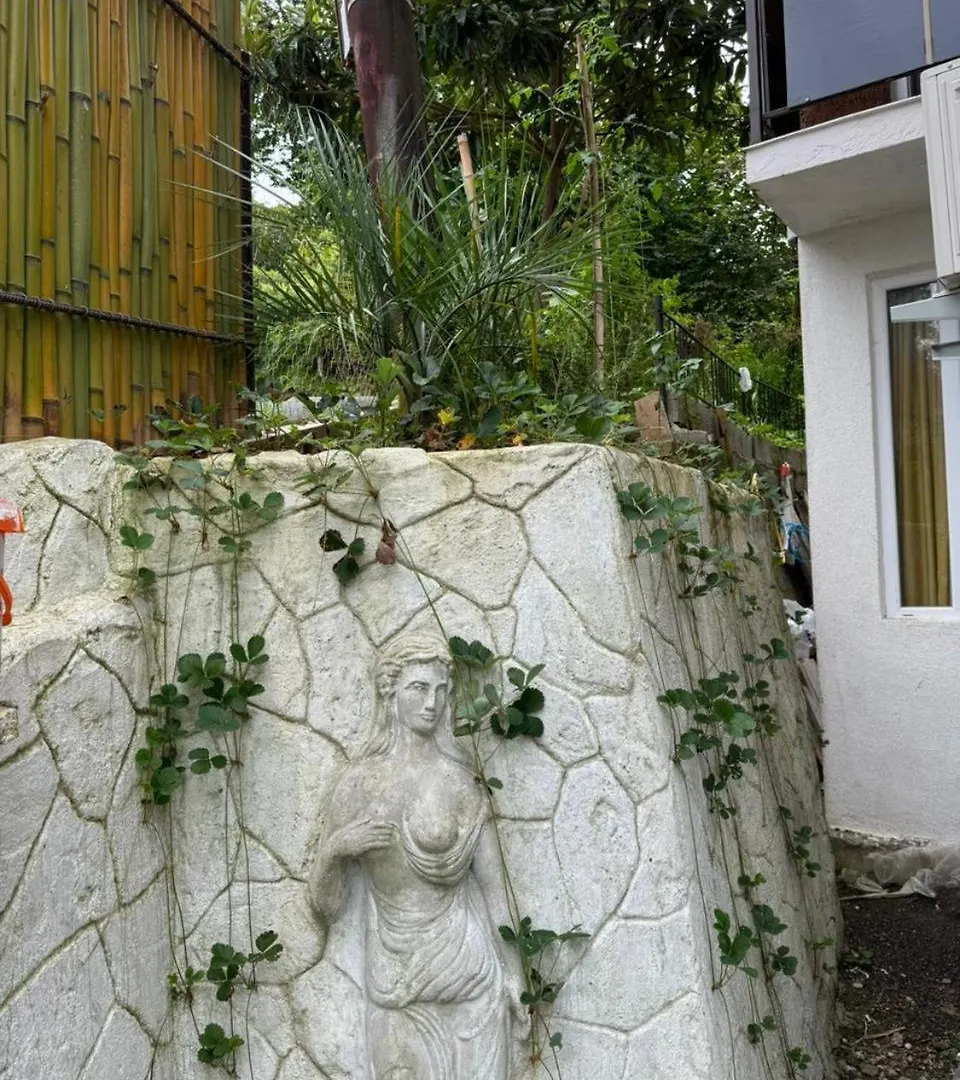 Тихо У Моря, Целый Этаж С Удобствами Batumi Apartment